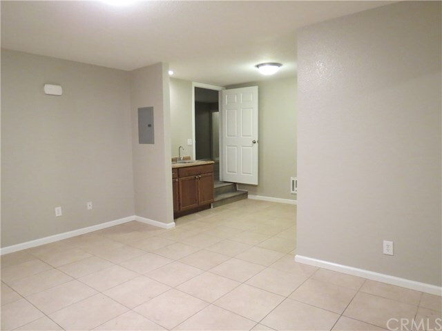 Primary Photo - 114 Almond St