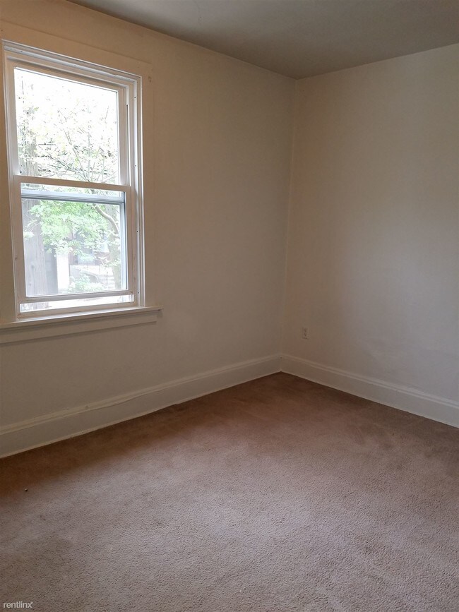 Building Photo - 2 br, 1 bath Apartment - 6374 Forward Avenue