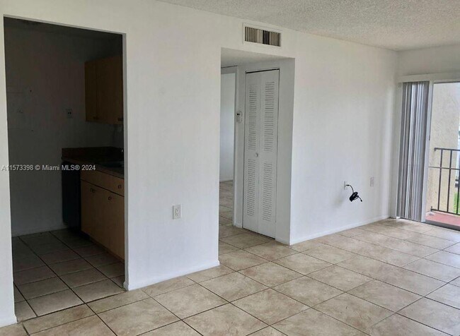Foto del edificio - 1068-1068 Benoist Farms Rd