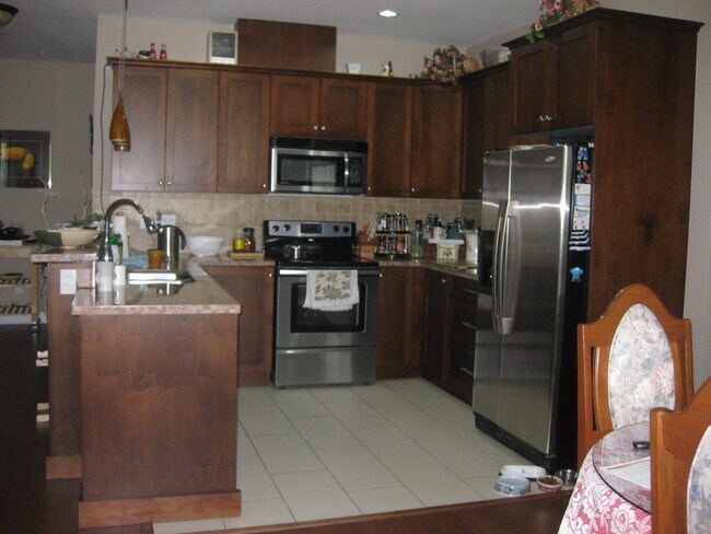 Building Photo - 14333-14104 104 Ave