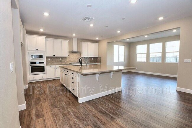 Building Photo - 3318 Jackrabbit Ct