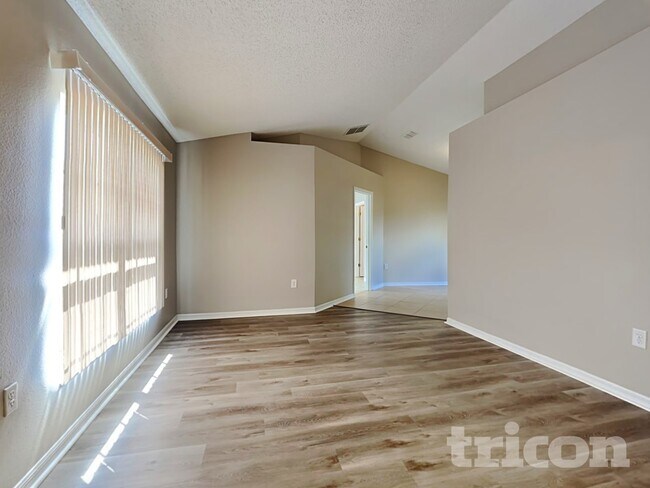 Foto del edificio - 808 Coleman Ave