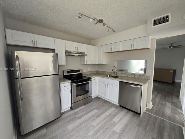 Foto del edificio - 1400 Jefferson Dr