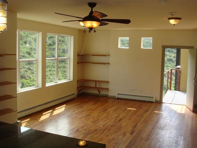 Foto del edificio - LOFT LIVING at METCALF LOFTS