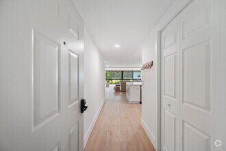 Building Photo - 2810 Polo Island Dr