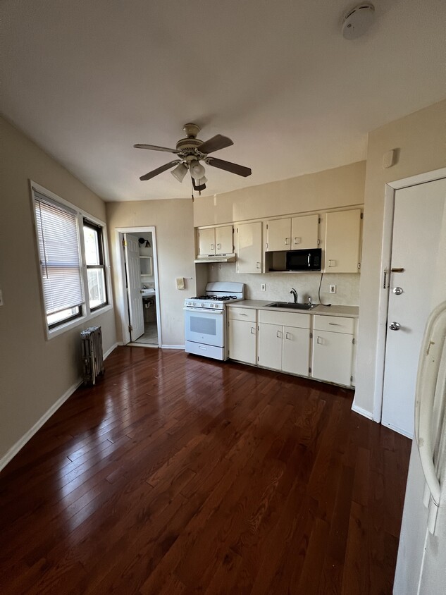 Primary Photo - 60 Myrtle St