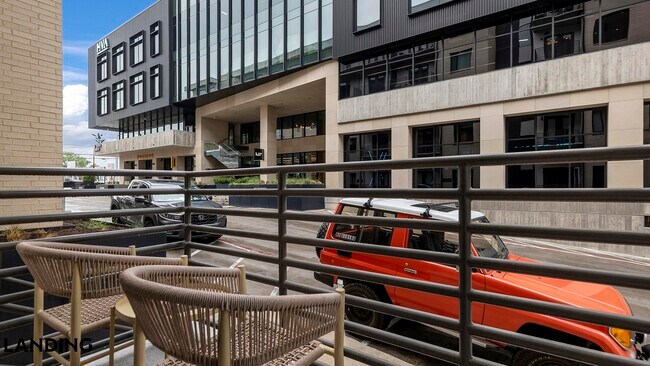 Foto del edificio - 1401 S Lamar Blvd