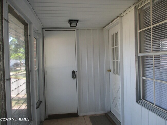 Foto del edificio - 829A Balmoral Ct