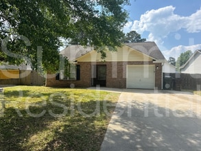 Building Photo - 1119 Huger St
