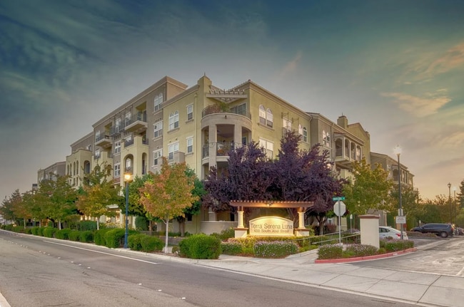 Beautiful and Bright 2 Bedroom 2 Bath Luxu... - Beautiful and Bright 2 Bedroom 2 Bath Luxu... House