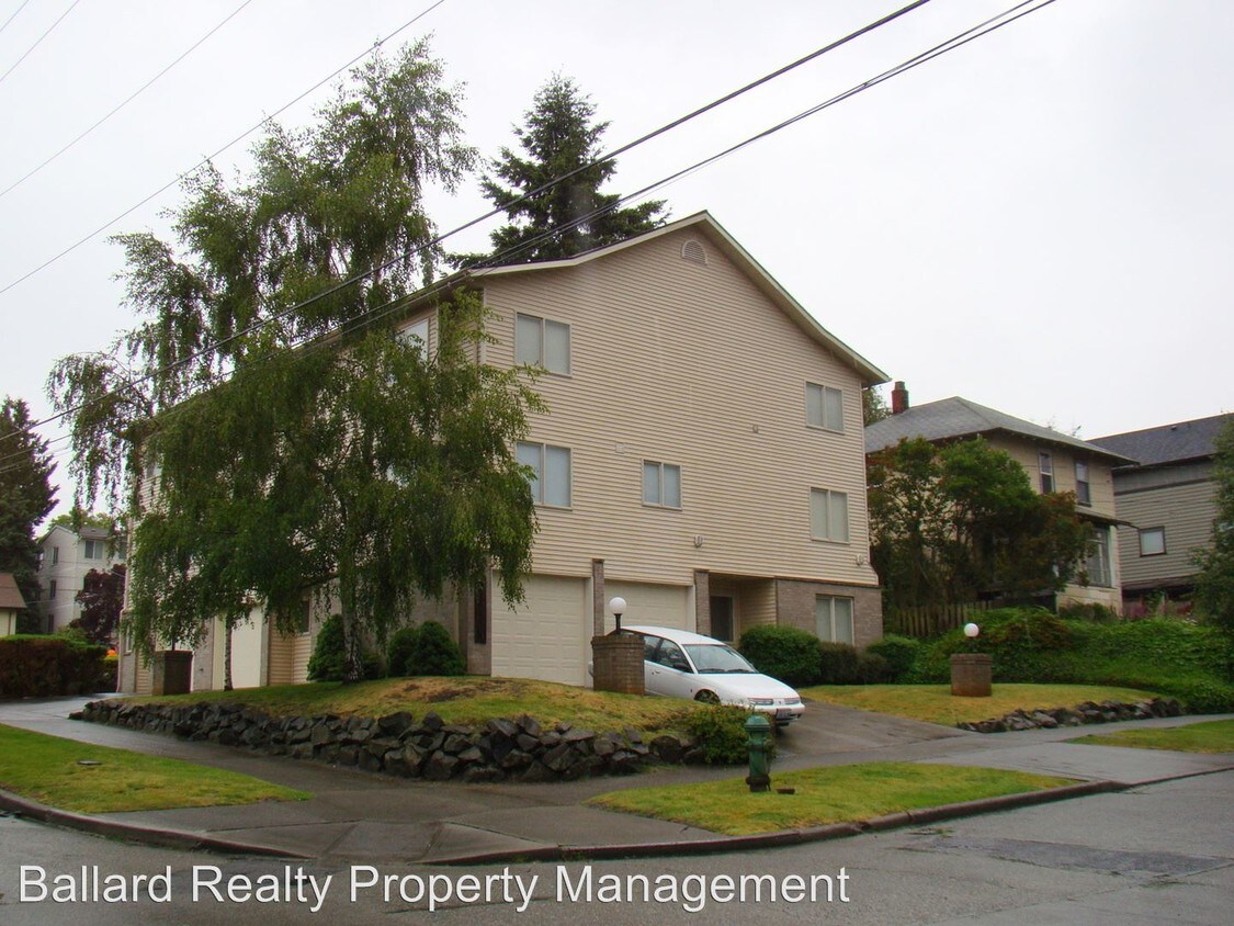 Foto principal - 5702 28th Ave NW