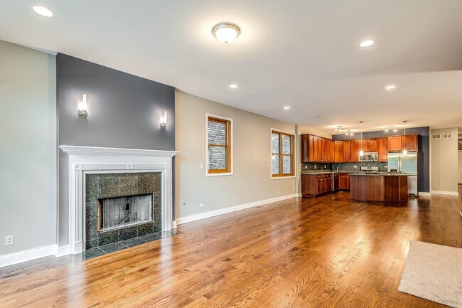 Foto del edificio - 4247 S Prairie Ave