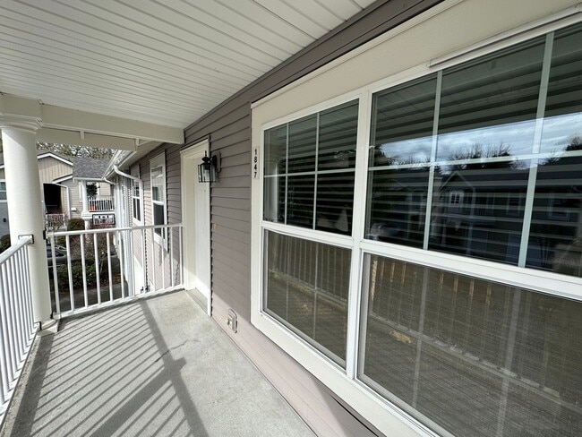 Building Photo - 1847 Kennedy Pl