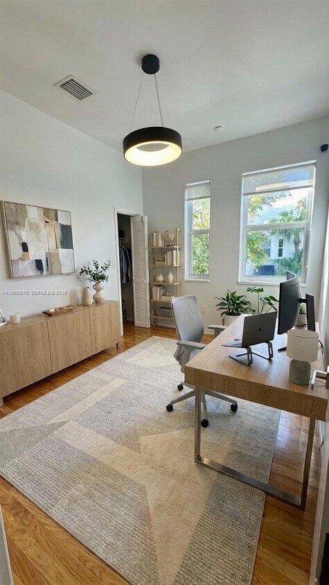 Foto del edificio - 3063 Center St