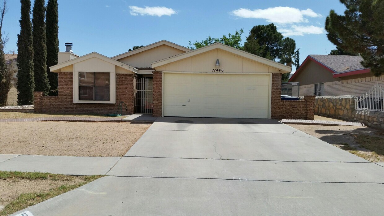Primary Photo - 11440 Beach Front Dr