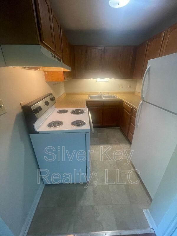 Building Photo - 311 Sunset Dr