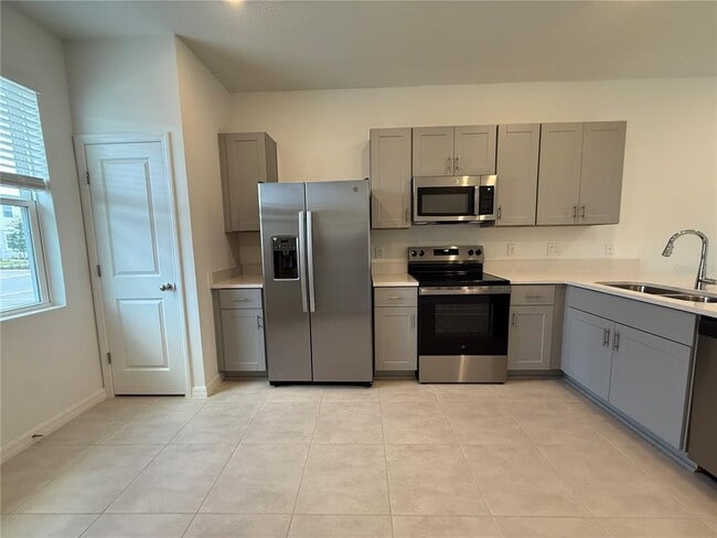 Building Photo - 3085 Skyline Lp