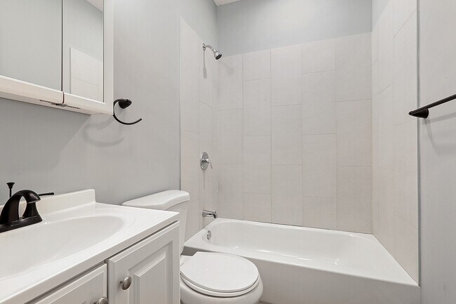 Foto del edificio - 5955 W Superior St