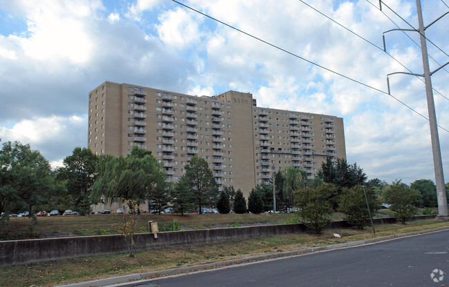 Building Photo - Parc East