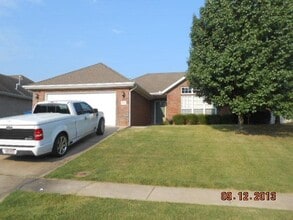 Building Photo - 504 SW Maidstone Ave