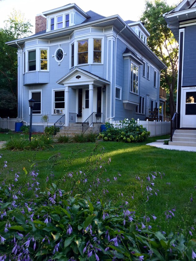 Primary Photo - 2208 Girard Avenue South