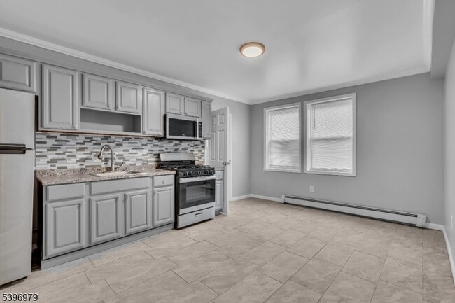 Building Photo - 537 Scotland Rd