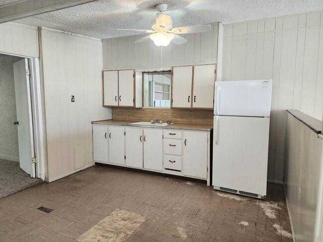 Building Photo - W15THSTDUPLEX