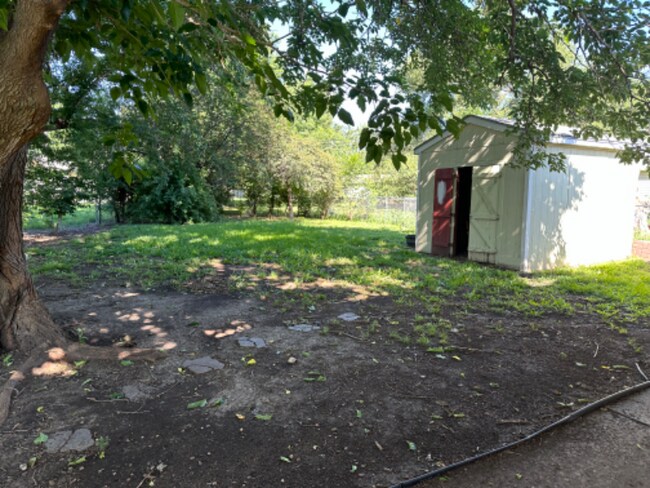 Building Photo - 3118 Canterbury Dr
