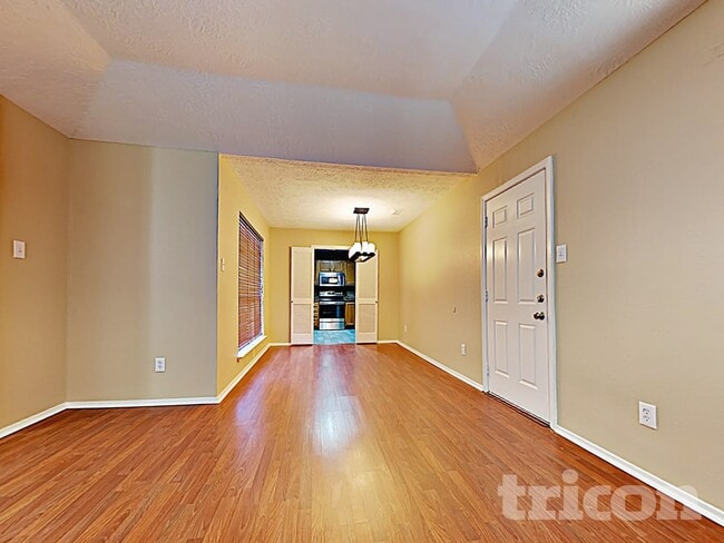 Building Photo - 2803 Jeb Stuart Dr