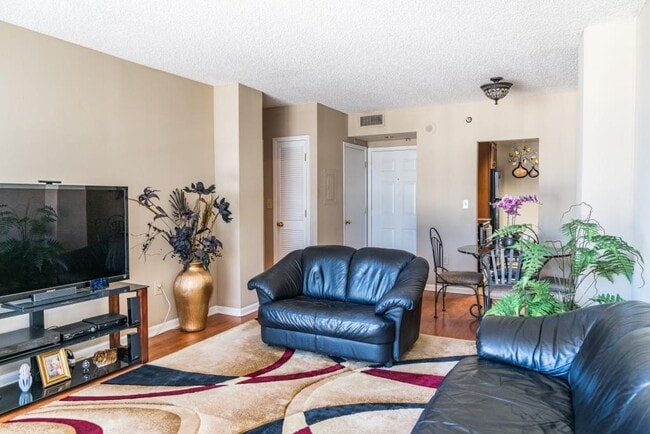 Building Photo - 1280 W Peachtree St NW