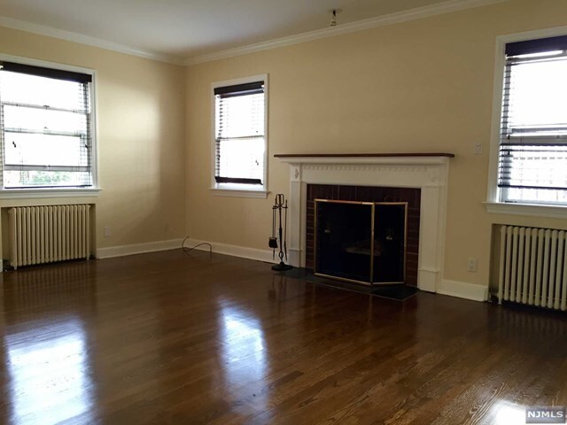 Foto del edificio - 32 Levitt Ave