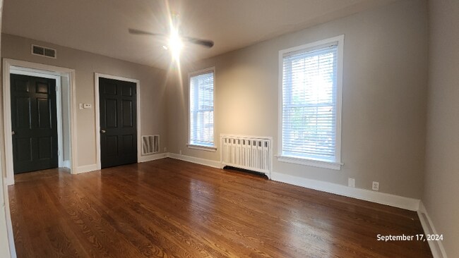 Foto del edificio - 7752 Kingsbury Blvd