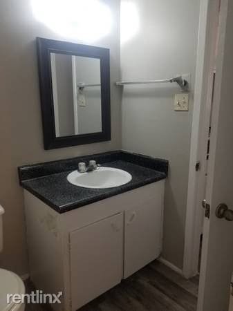 Building Photo - 1 br, 1 bath Apartment - 6218 S New Braunfels