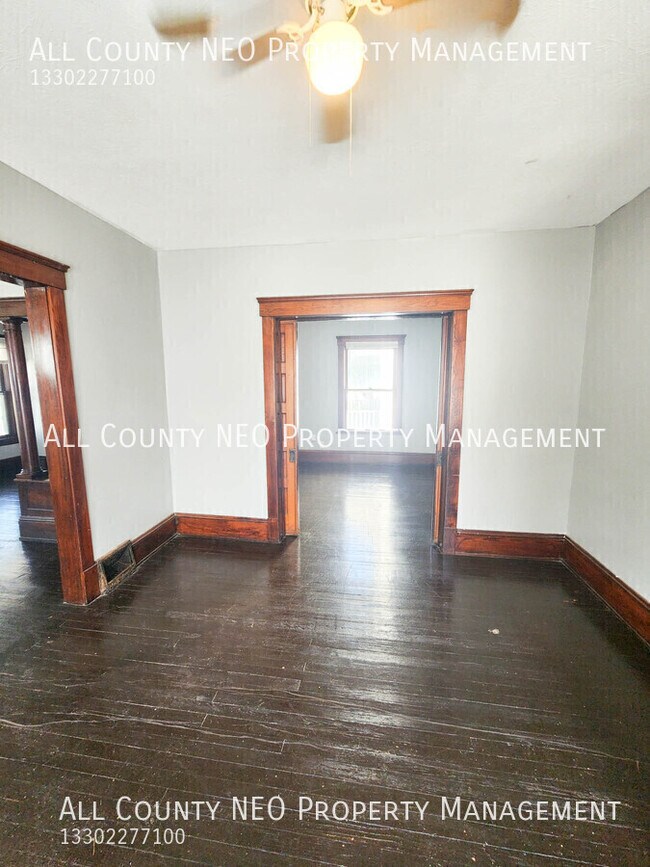 Foto del edificio - 9425 Denison Ave