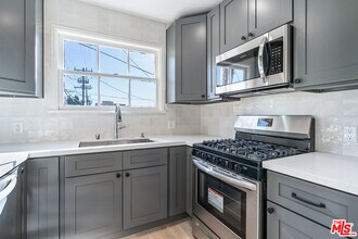 Building Photo - 9216 Alden Dr