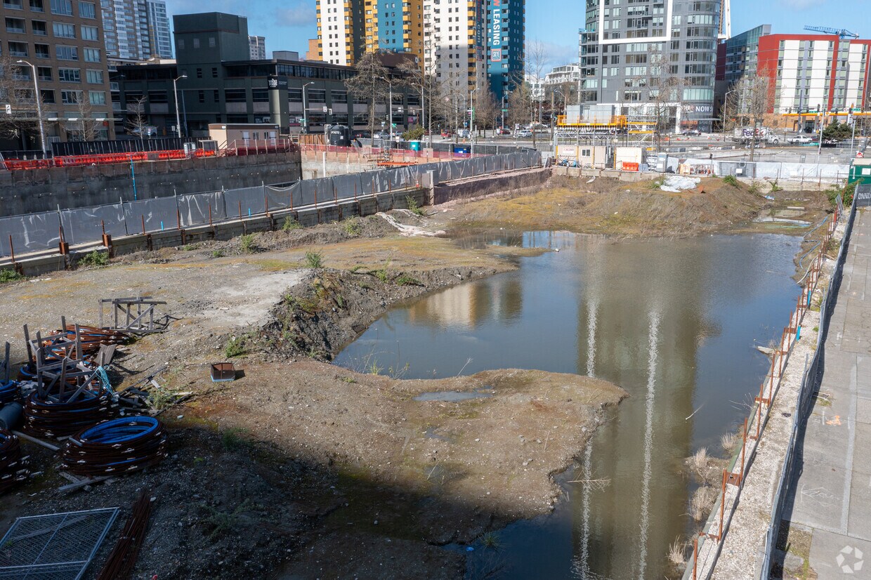 Los trabajos de construcción: de abril de 2022 - Block V