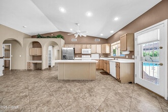 Building Photo - 5639 E Aire Libre Ave