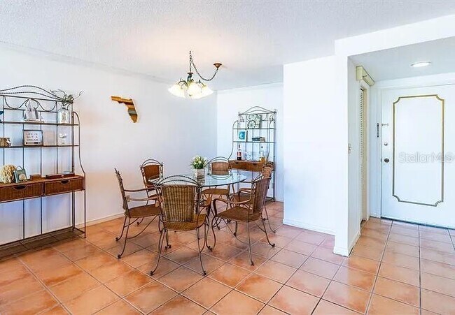 Foto del edificio - 675 S Gulfview Blvd