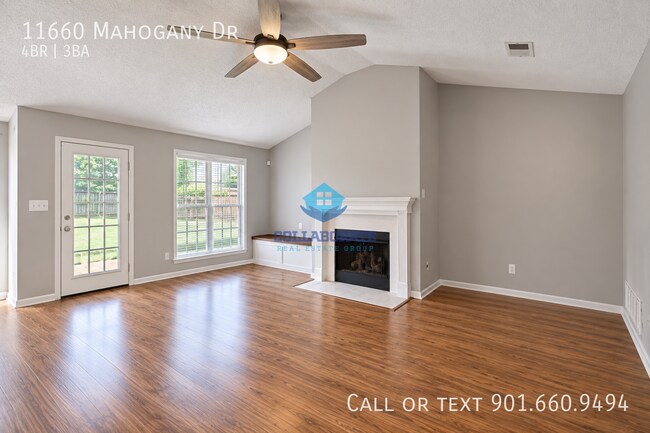 Foto del edificio - 11660 Mahogany Dr