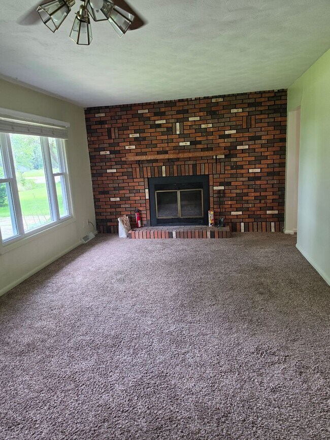 Foto del edificio - Charming, extremely clean 2 BR house in Shirley