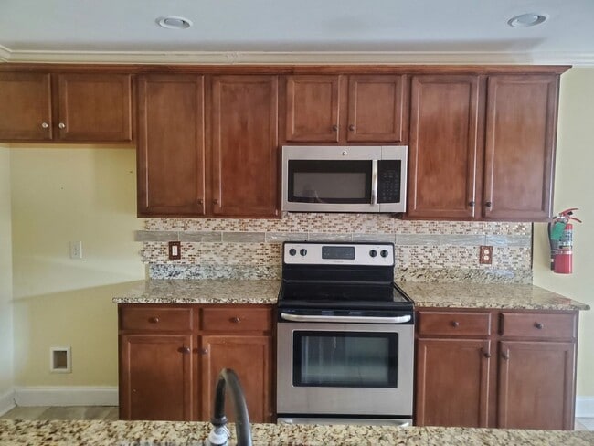 Building Photo - Gorgeous 3 bedroom 2 bathroom brick home