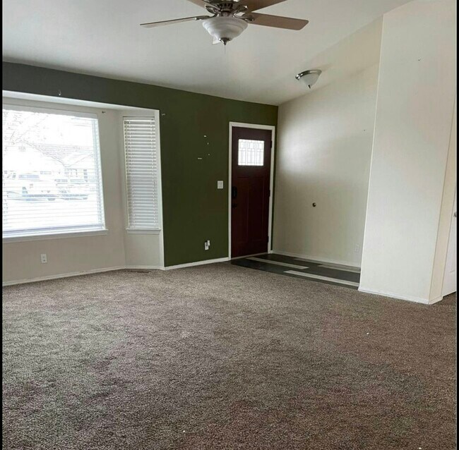 Building Photo - 1191 Cortes Loop