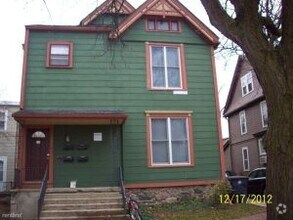Building Photo - 805 E Huron St