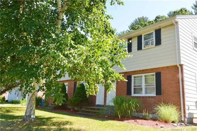 Foto del edificio - 83 Shawn Dr