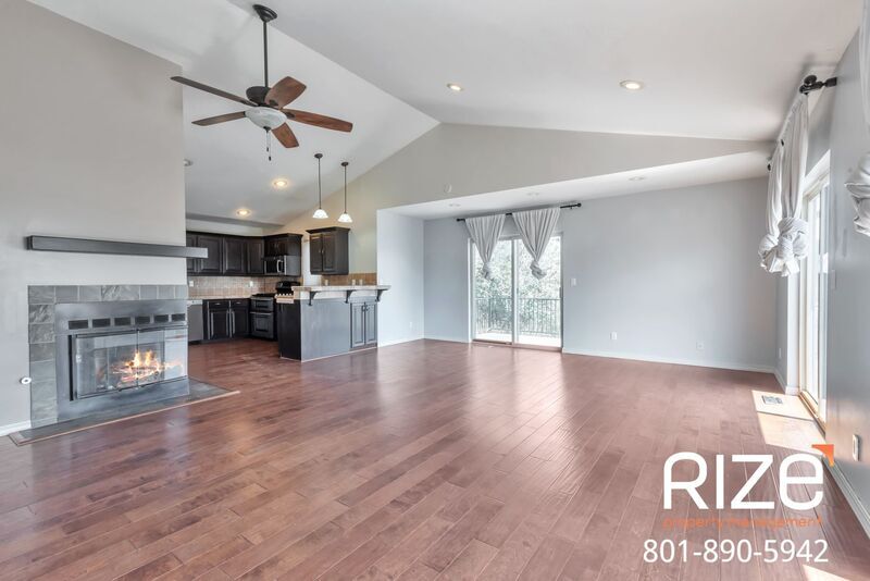 Primary Photo - 8888 Northcove Dr