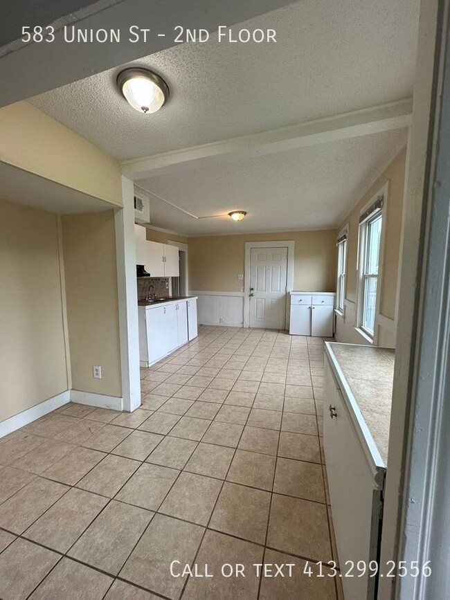 Building Photo - Spacious 3 Bedroom Unit in Springfield's O...