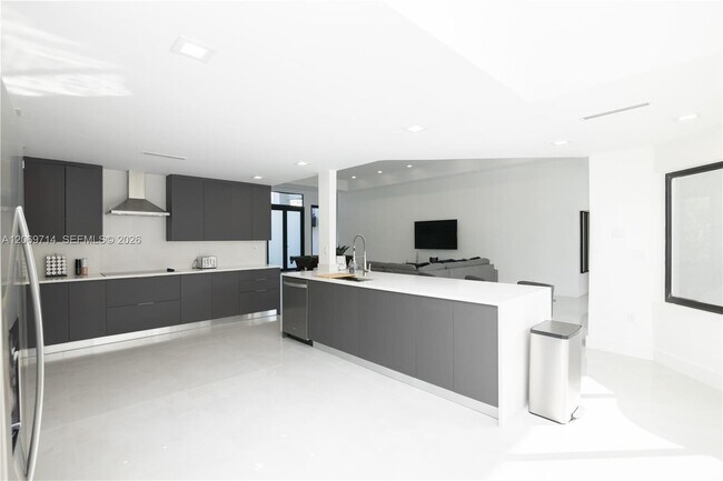 Foto del edificio - 201 Holiday Dr
