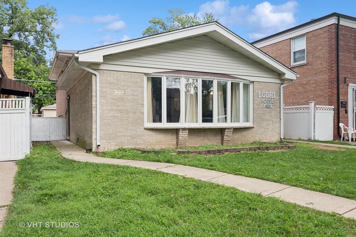 Primary Photo - 8221 Karlov Ave