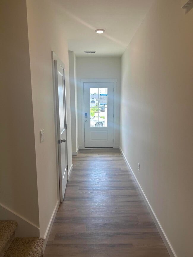 Building Photo - 4071 Belcourt Dr