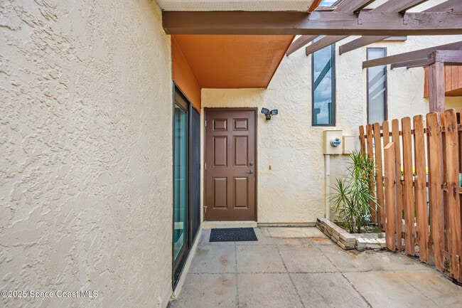 Building Photo - 40 Bogart Pl